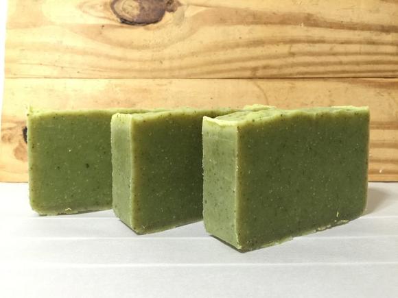 Moringa and lemongrass soap bar for glowing skin / anti-aging