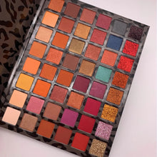 Load image into Gallery viewer, Eyeshadow palette
