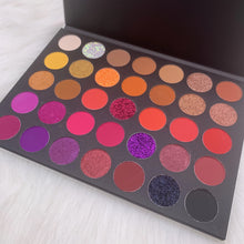 Load image into Gallery viewer, Eyeshadow palette
